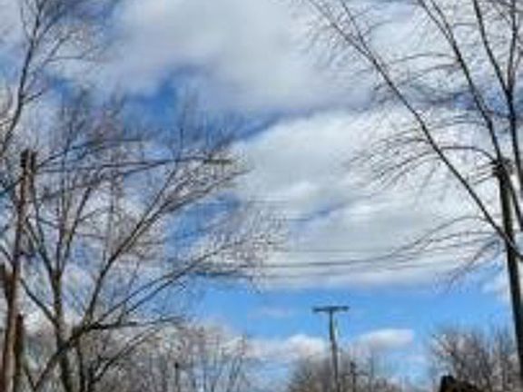 Exterior Neighborhood (street photo)