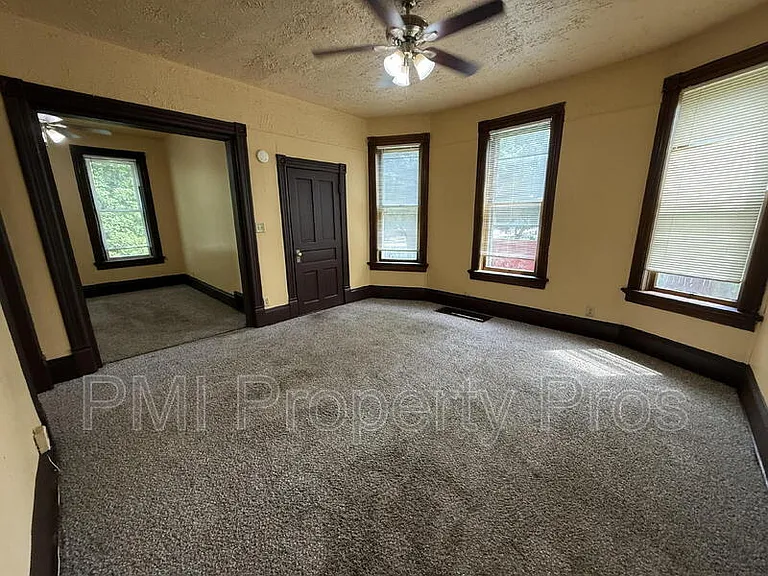 2439 N Dr William Finlayson St — Photo 15