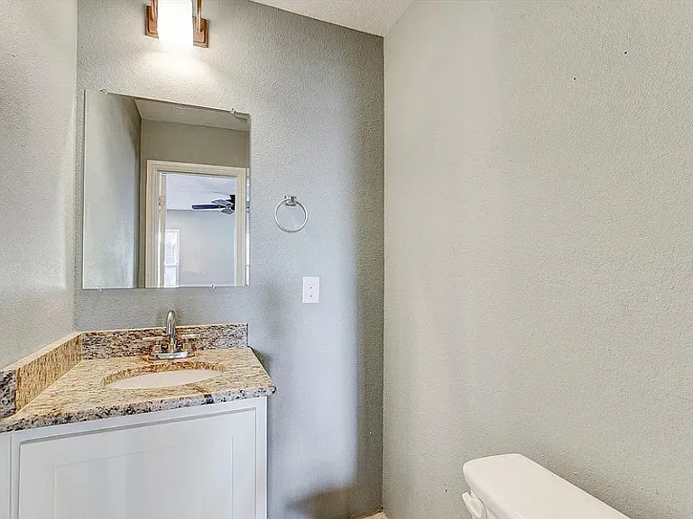 3201 Forest Park Blvd — Photo 10