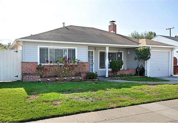 2nd image of 1722 Cottage Grove Ave