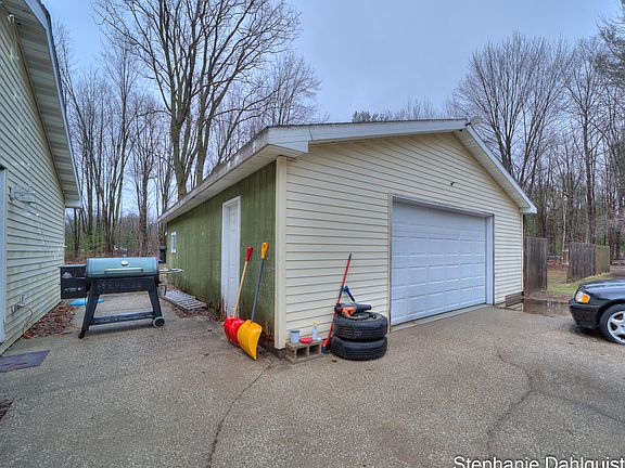 4th image of 1362 W McMillan Rd