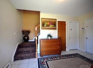 99 Maddox Ave, Islip, NY 11751