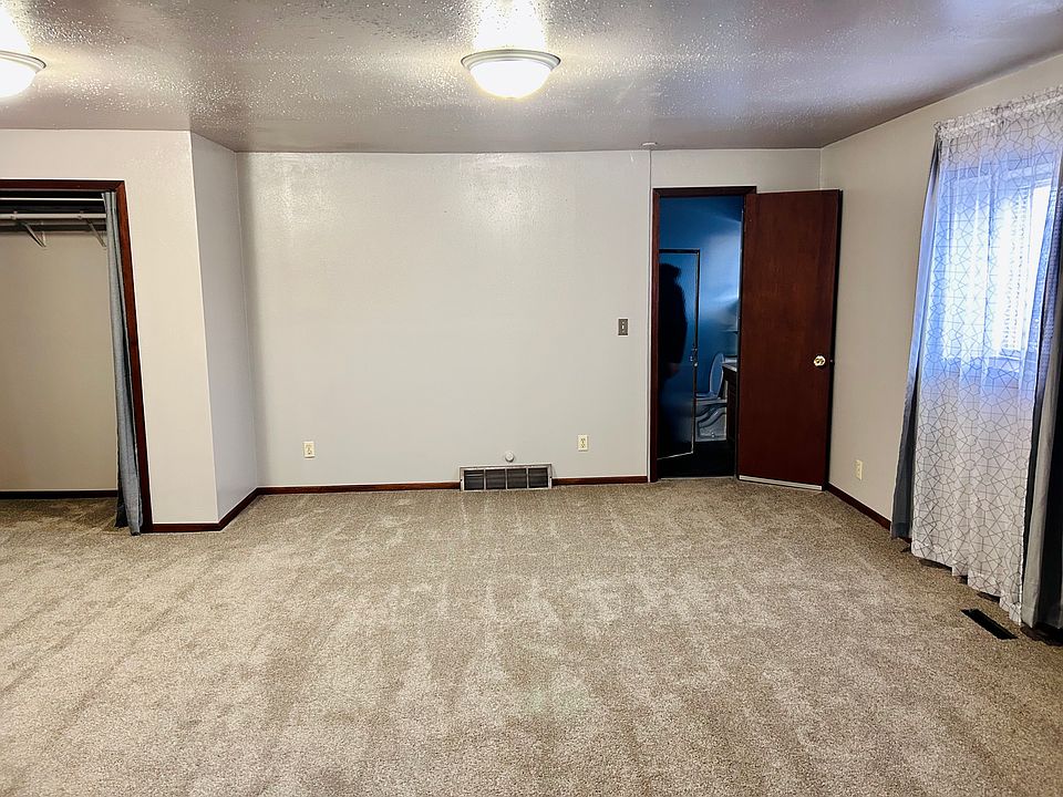 2nd image of 113 2nd Ave SW #1