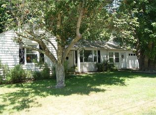 19 Farview Ave, Old Saybrook, CT 06475