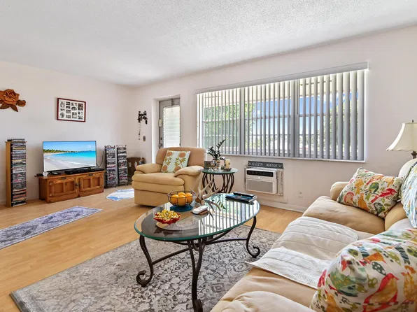 75 Camden Drive #C, West Palm Beach, FL 33417