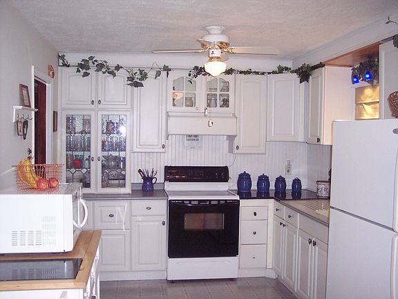 2nd image of 3016 Ivydale Dr