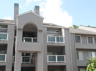 11741 Summerchase Cir APT E, Reston, VA 20194