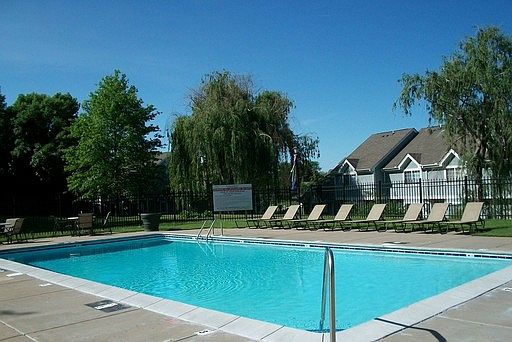 2nd image of 2195 Cypress Dr