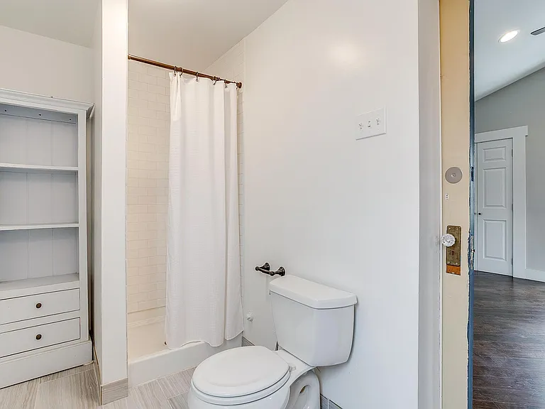 1405 S Henderson St — Photo 64