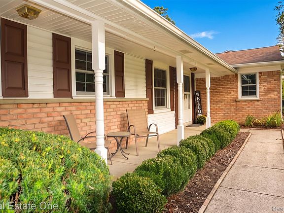 4th image of 915 Ironstone Dr