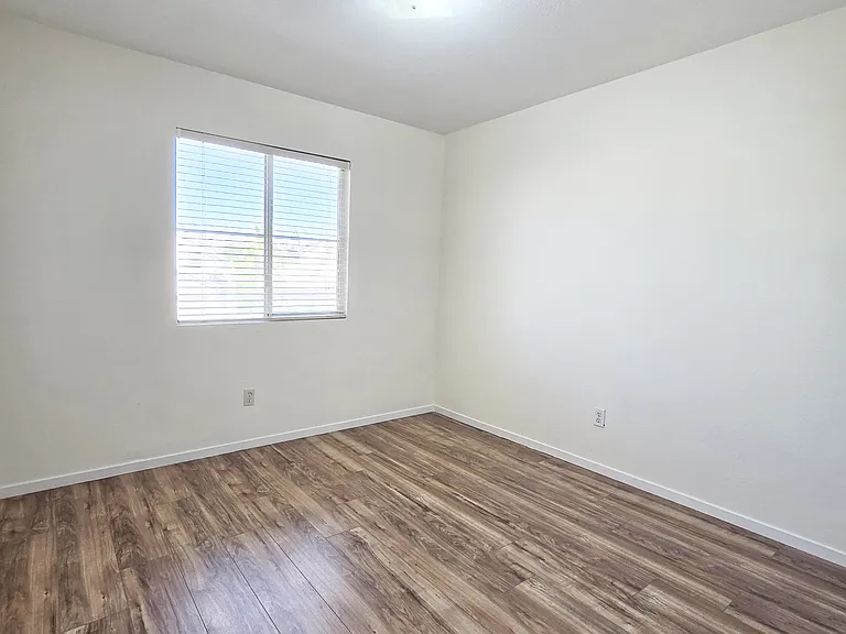 1900 Villa Vista Way — Photo 17