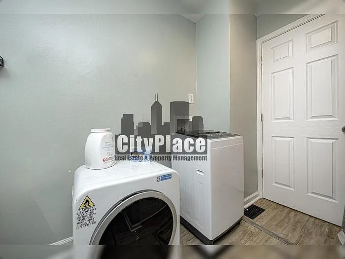 959 Lexington Ave — Photo 14