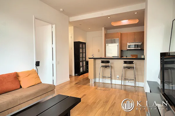 Rented by Kian Realty | media 15