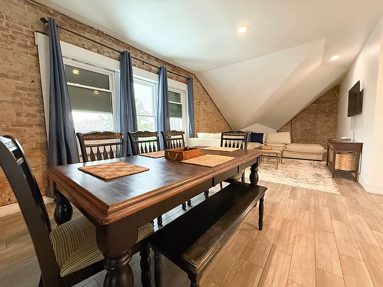 2630 W Burnett Ave #8 — Photo 12