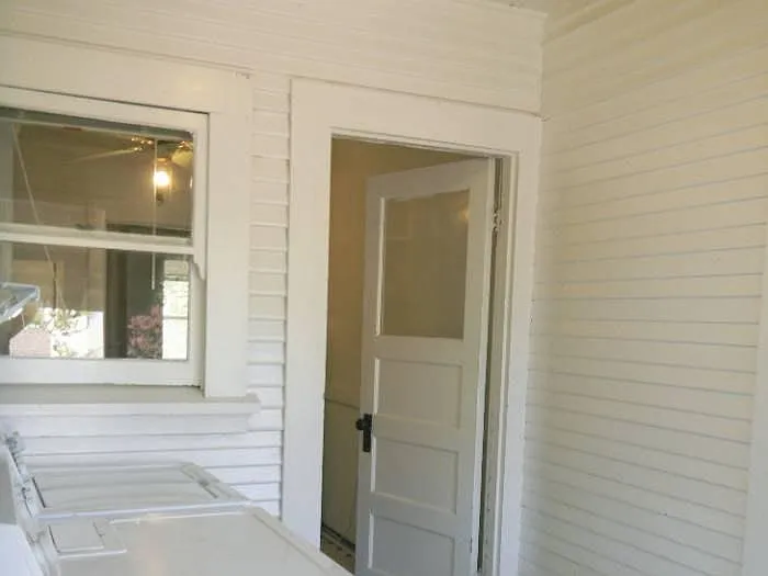 Laundry Room (view 2)