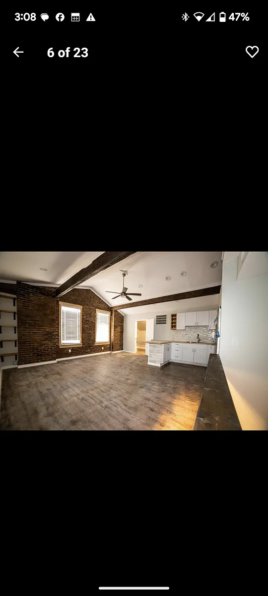 Building Photo - 522 E 13th St #4