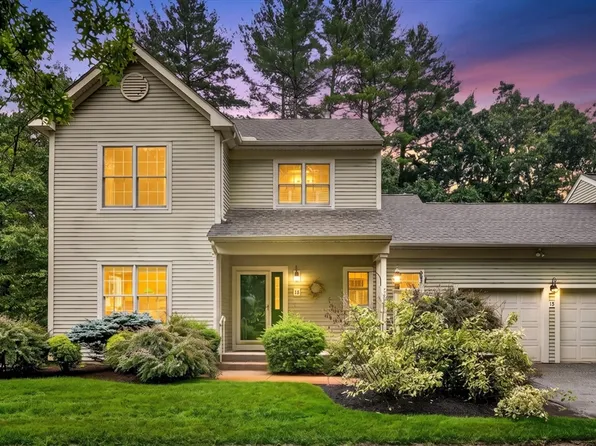 15 Hawthorne Ln Unit 15, Bedford, MA 01730