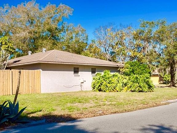 5th image of 4026 Chisholm Dr