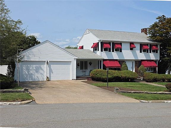 4th image of 10 Surrey Ln