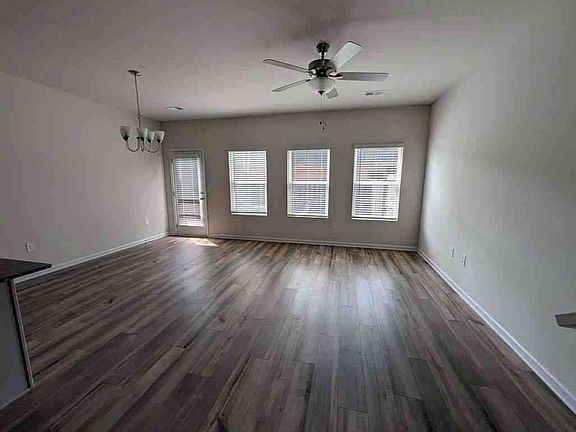 5th image of 264 Regent Park