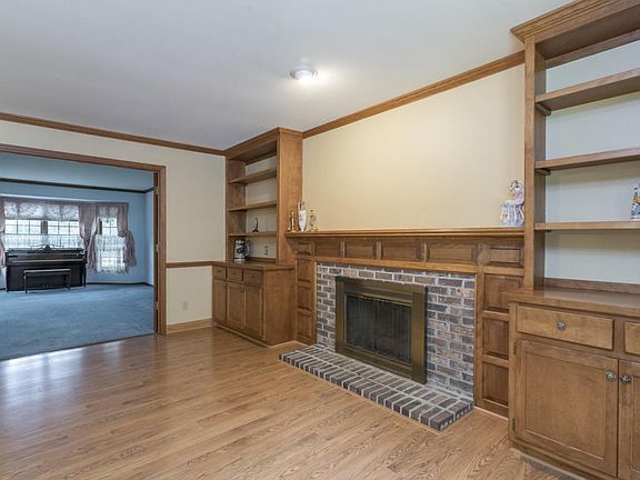 Greatroom Fireplace and Bookcases