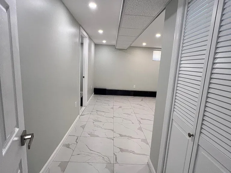 251 E 46th St #1 — Photo 13