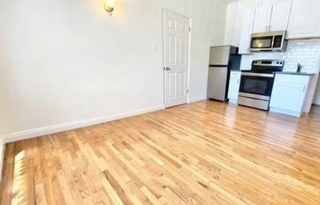 Studio, 300 sqft, $1,395 — Photo 1