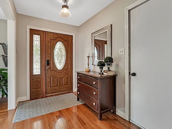 3rd image of 15660 Torrey Pines Dr
