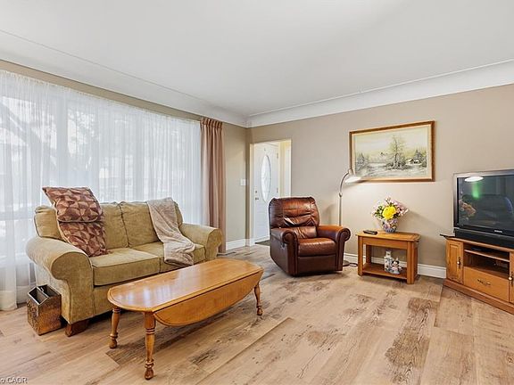 5th image of 137 Terrace Dr