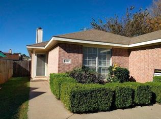 836 Bentree Dr, Fort Worth, TX 76120
