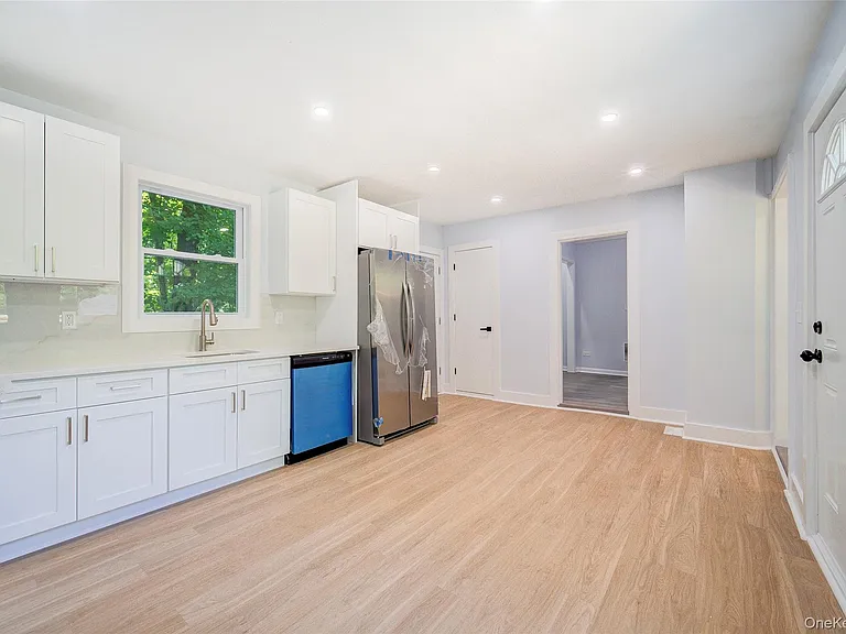 219 Benedict Rd — Photo 10