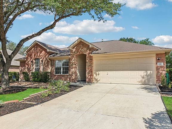 2nd image of 1117 Rivertree Dr.