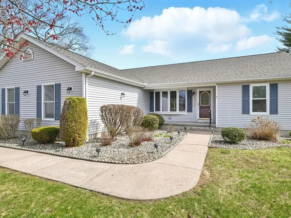 15 Hamilton Way, Westfield, MA 01085