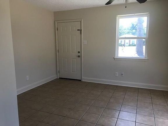 2nd image of 2622 Acron St