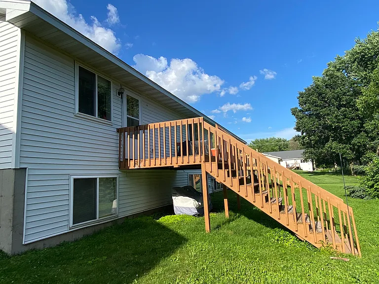 1129 Glenn Pl — Photo 2