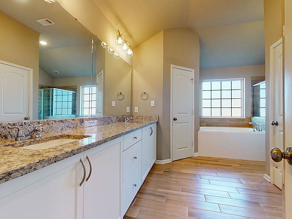 4th image of 4204 Shallow Creek Ct