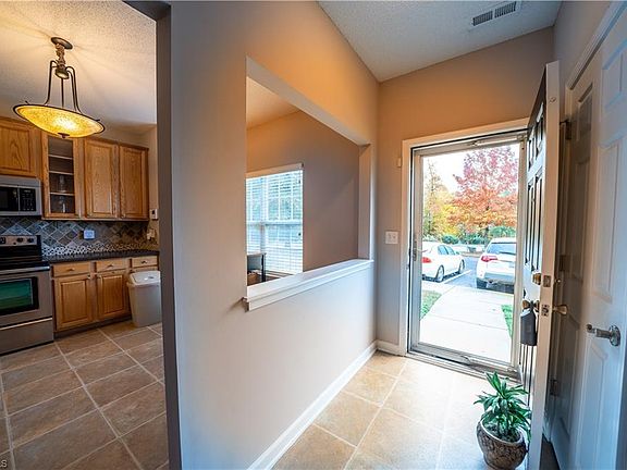 3rd image of 3033 Windsor Creek Way