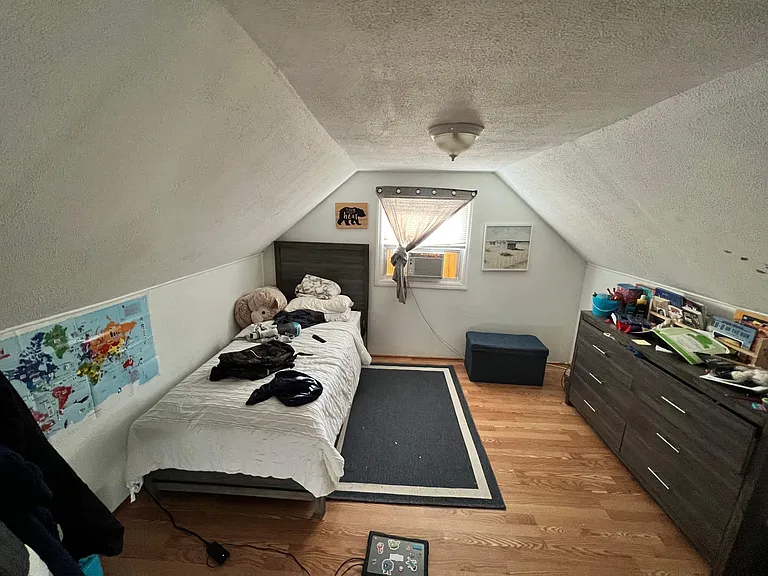 40 Oxford Ave — Photo 15