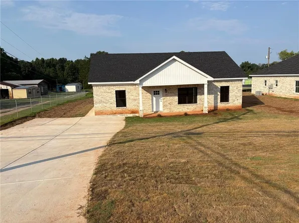 3216 Phillips Rd, Lanett, AL 36863