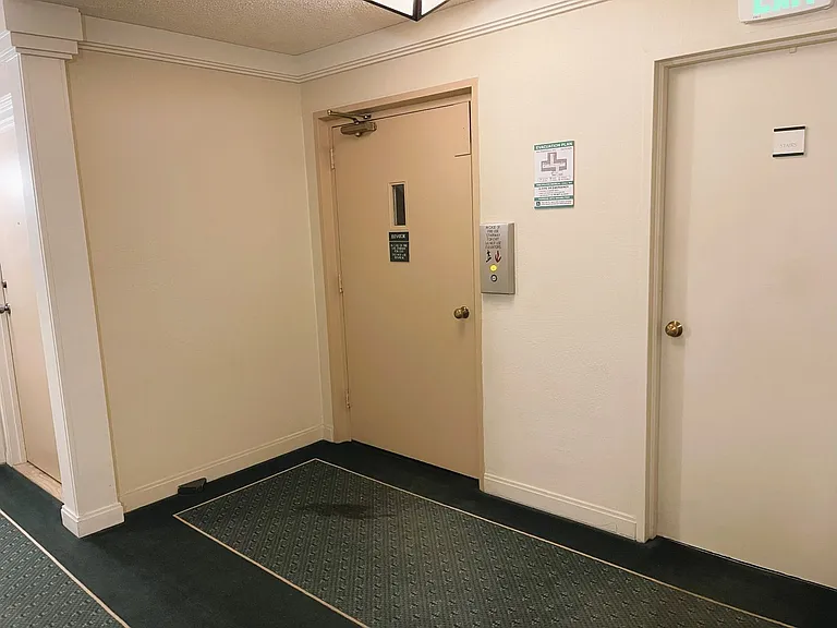 902 Peninsula Ave #207 — Photo 15