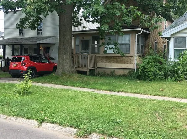 141 W Chestnut St, East Rochester, NY 14445