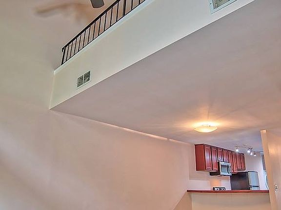 4th image of 5952 Meadow Dr