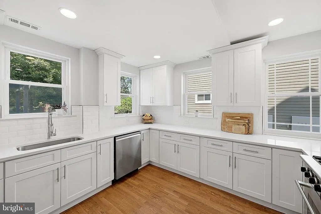 4 bed, 3.5 bath, 3260 sqft, $5,000 — Photo 3