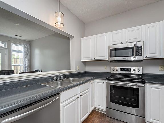 5th image of 11336 Fonthill Dr