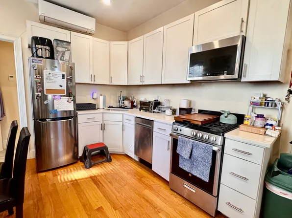 5 Edwin St APT 1, Dorchester, MA 02124