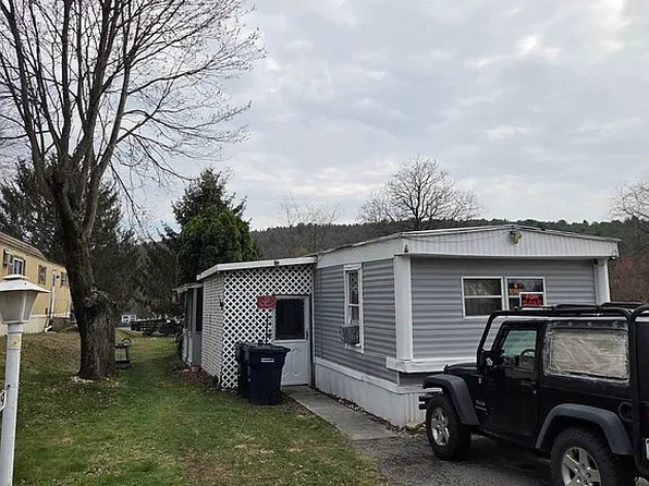 19 Navajo Ln, Lehighton, PA 18235
