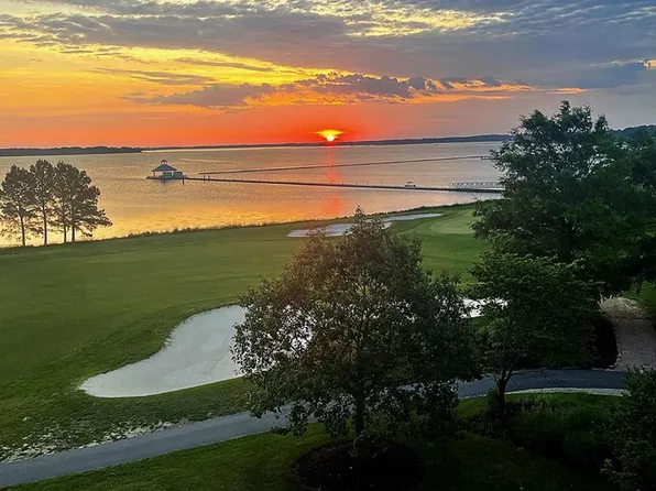 2700 Willow Oak Dr APT 304E, Cambridge, MD 21613