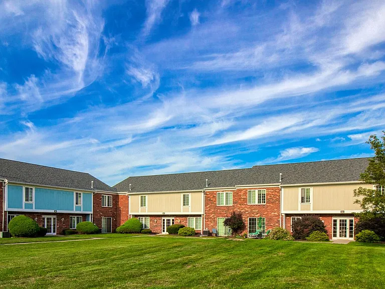 Windsor Gardens Apartments — Photo 8