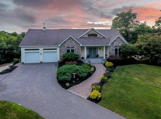 85 Roosevelt Rd, Weare, NH 03281
