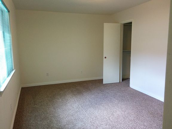 3rd image of 4113 Glenrose Dr
